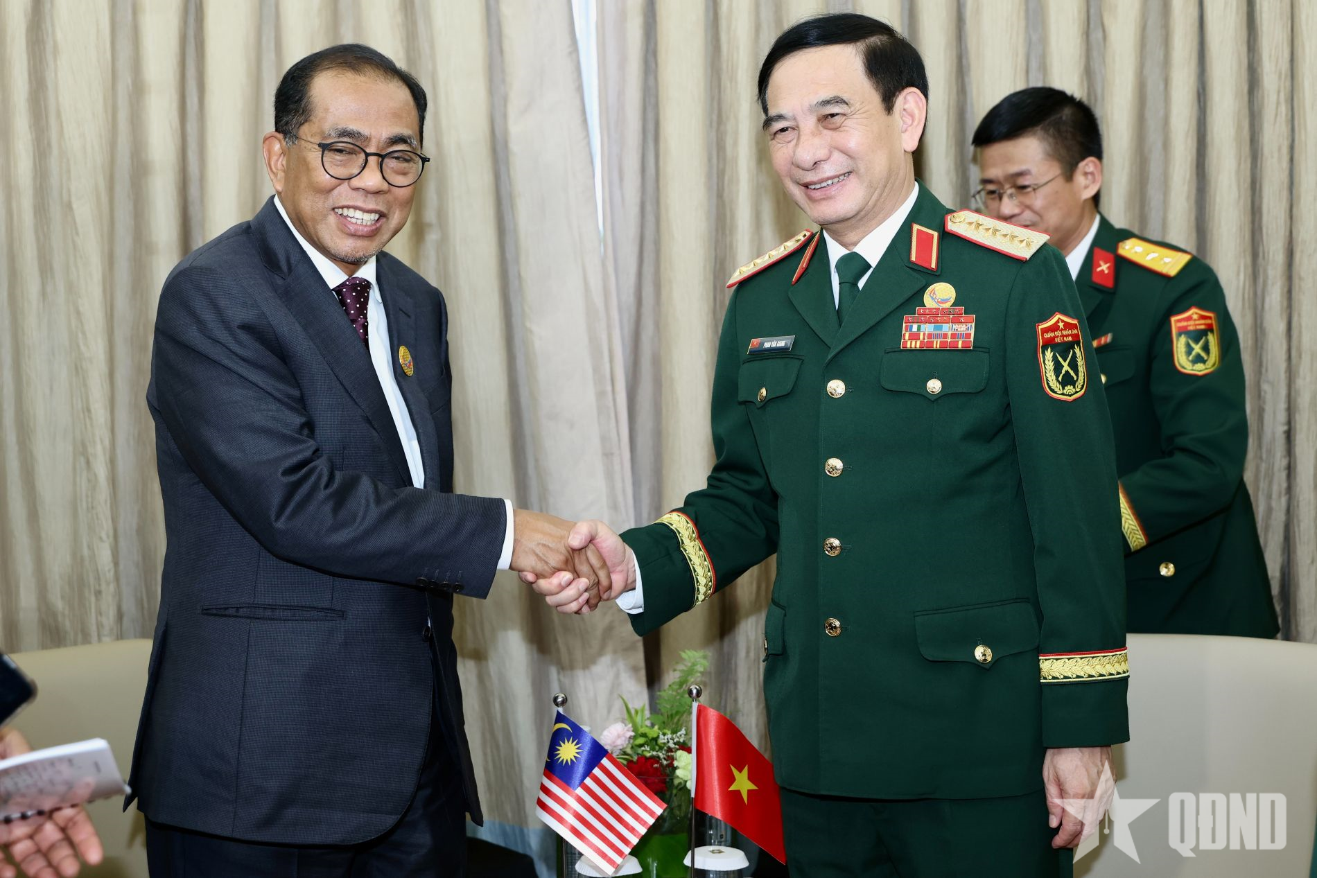 Đại tướng Phan Văn Giang gặp song phương Bộ trưởng Quốc phòng các nước Malaysia, Singapore và Hàn Quốc 